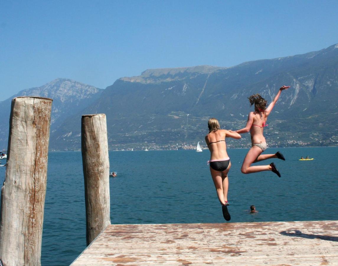 Garda Family House Hotel Castelletto Di Brenzone Luaran gambar