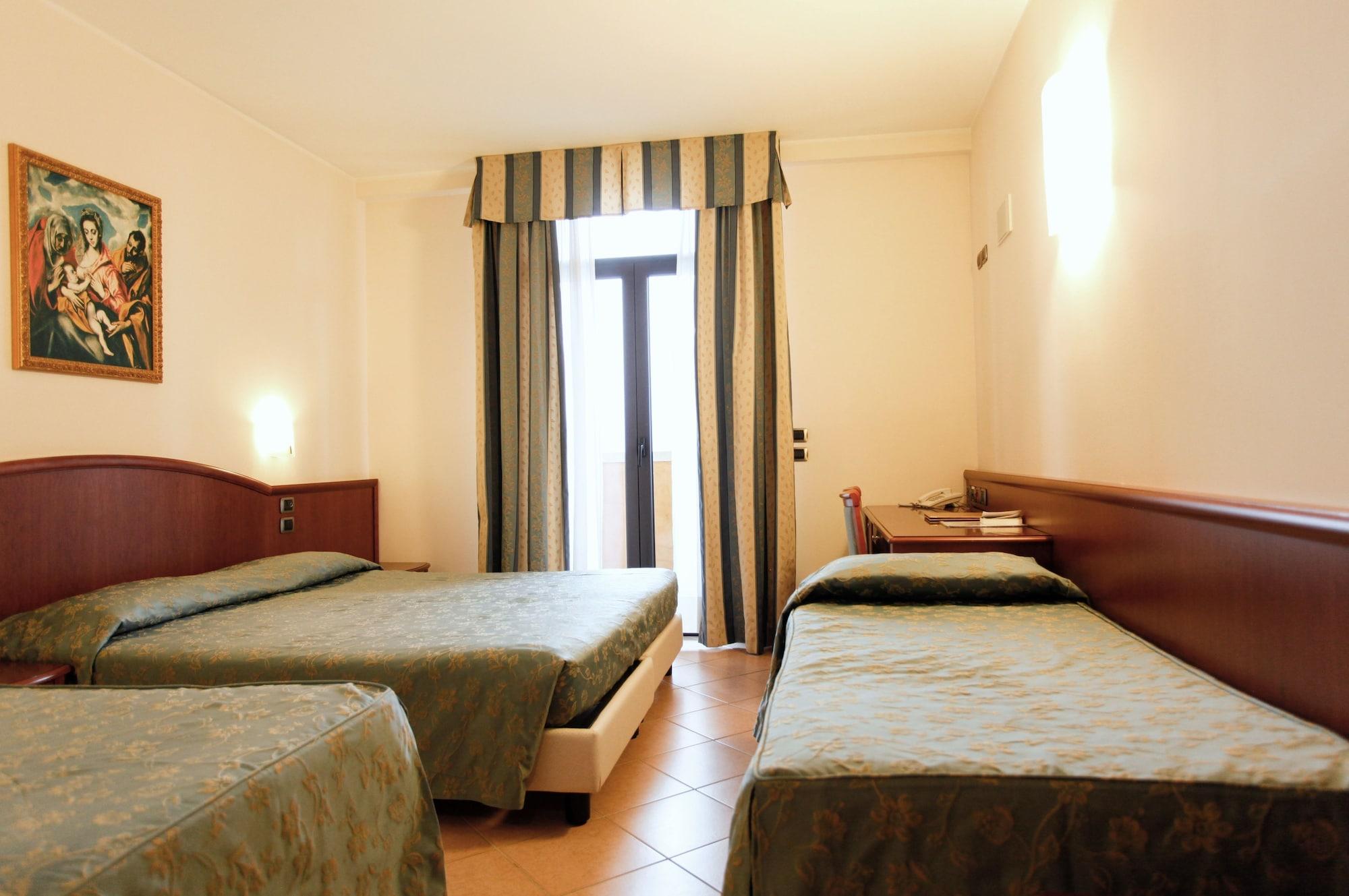 Garda Family House Hotel Castelletto Di Brenzone Luaran gambar