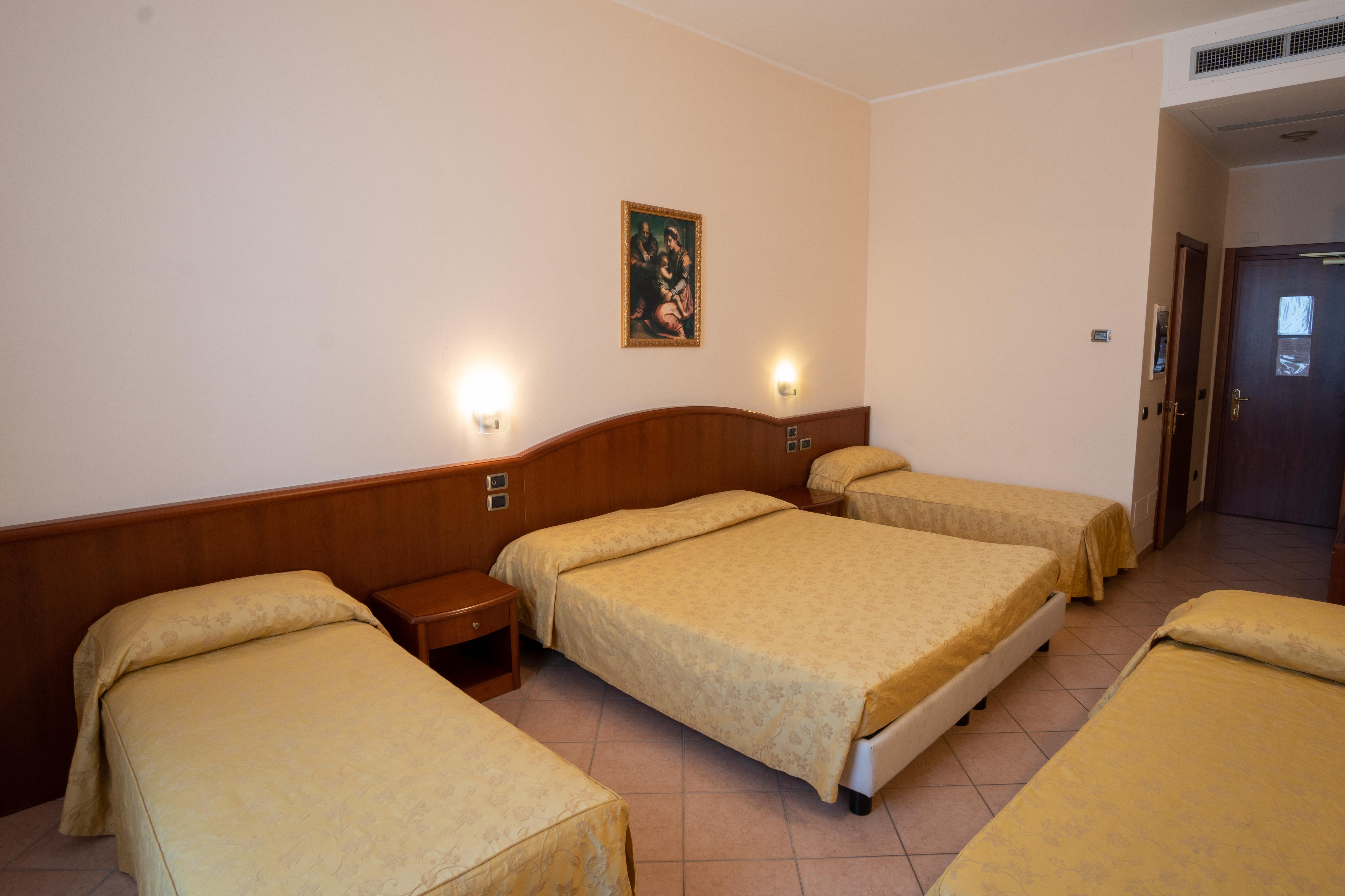 Garda Family House Hotel Castelletto Di Brenzone Luaran gambar