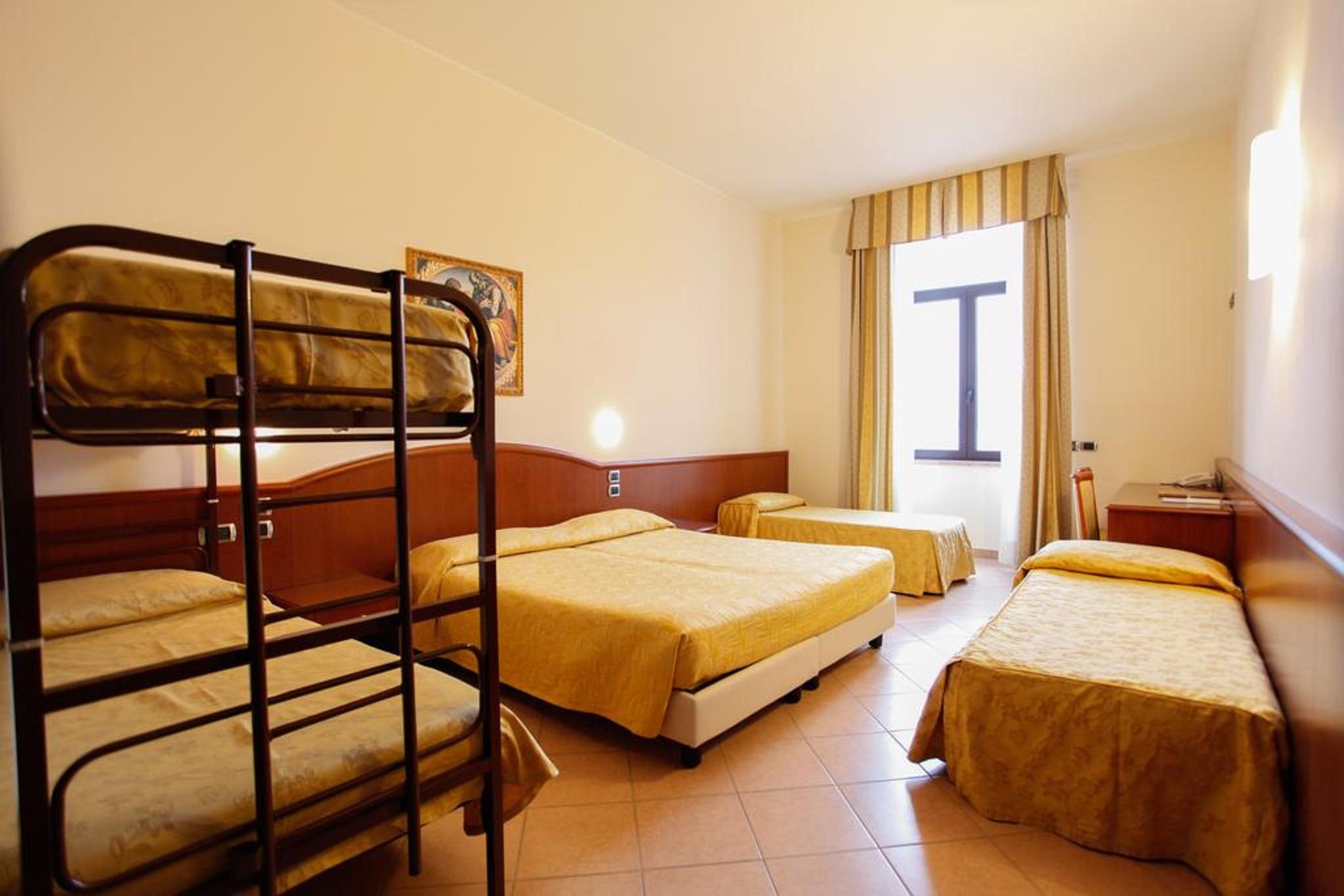 Garda Family House Hotel Castelletto Di Brenzone Luaran gambar