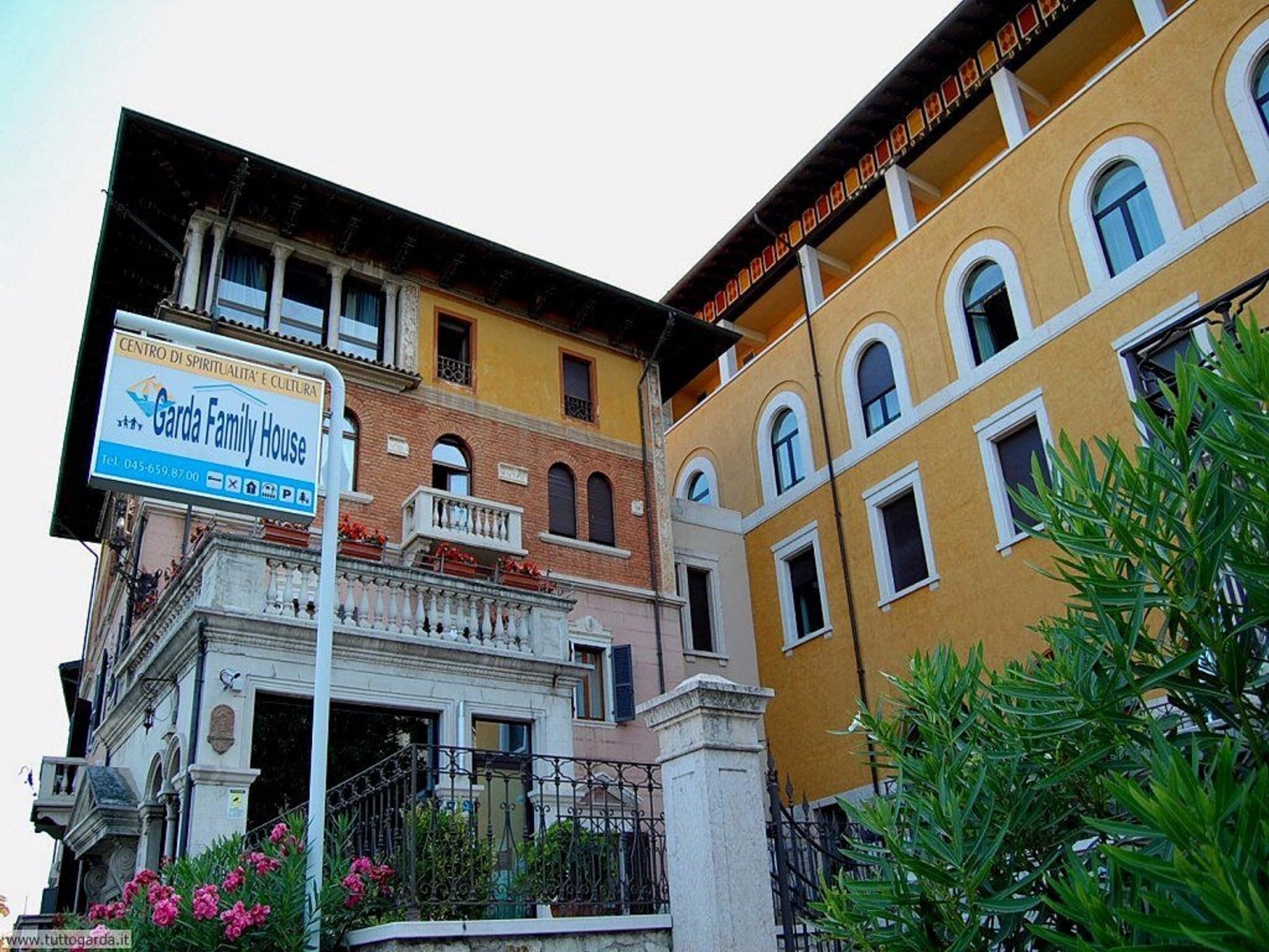 Garda Family House Hotel Castelletto Di Brenzone Luaran gambar